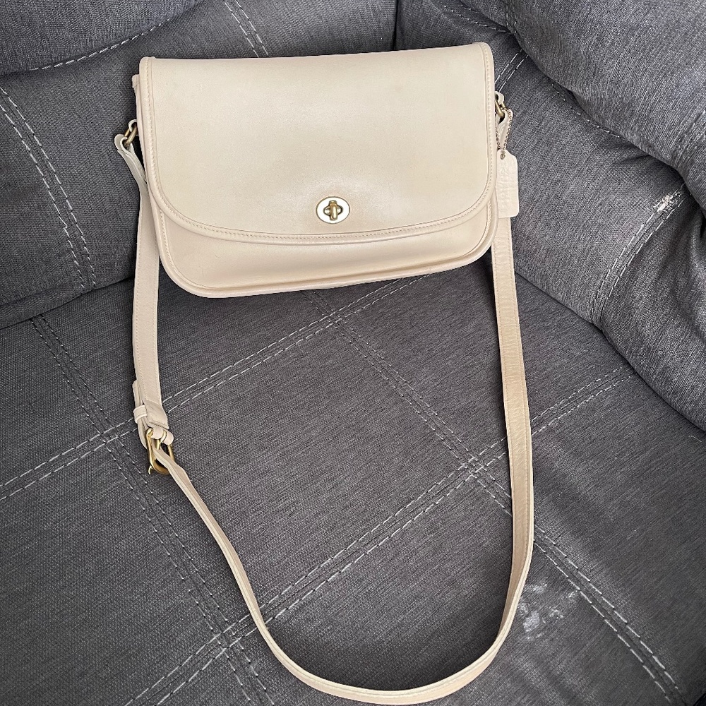 Vintage Coach White/Beige City Bag